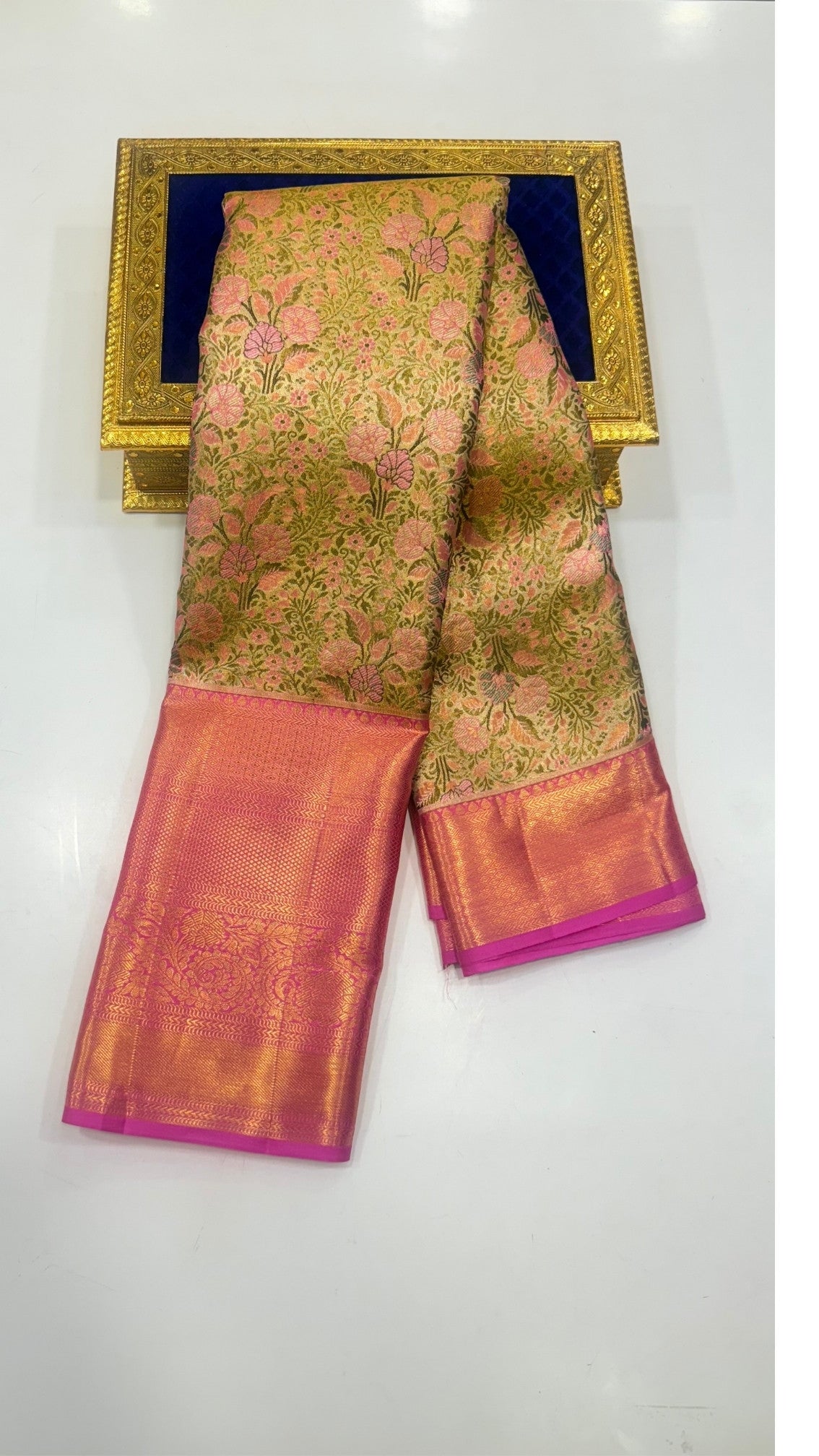 3D Leaves Brocade with Baby pink Border Pure Kanchipuram Silk Saree